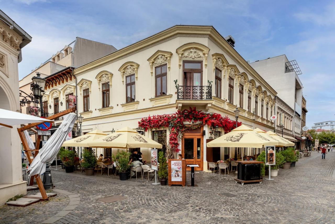 Downtown Retreat: Spacious 2-Br By Unirii Square Bucarest Esterno foto